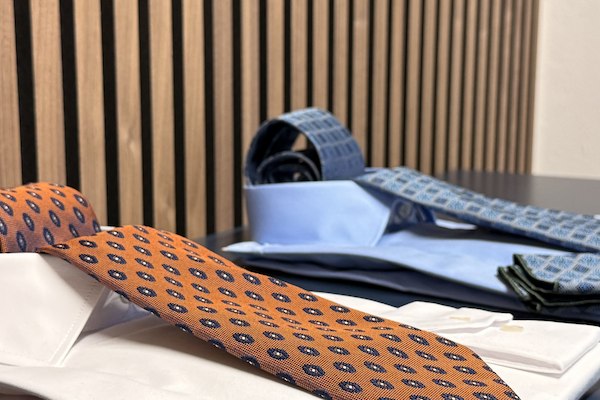 Herrenmode und Anzüge